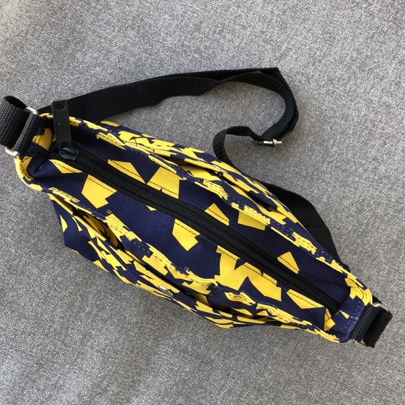 NWOT! - BROAD BAY University of Michigan Print Cotton Canvas Crossbody Bag - Picture 8 of 11